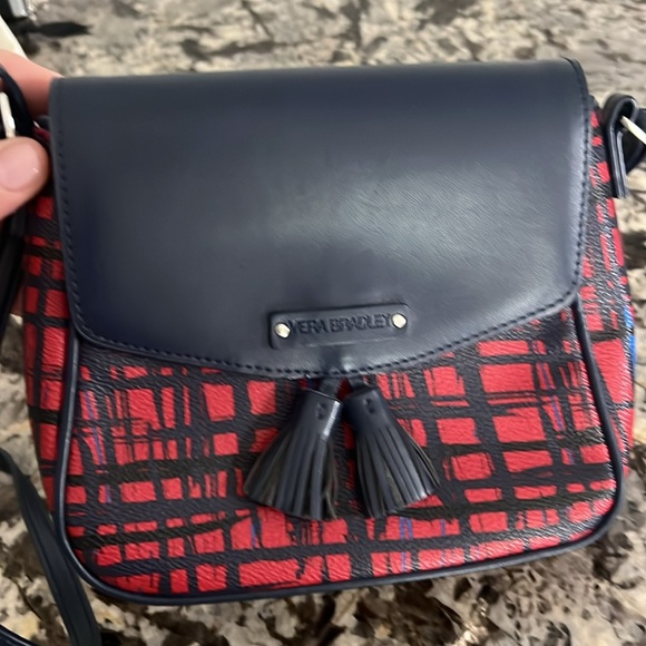 Great handbag from Vera Bradley.  Fun and can be a great holiday bag - Picture 4 of 4